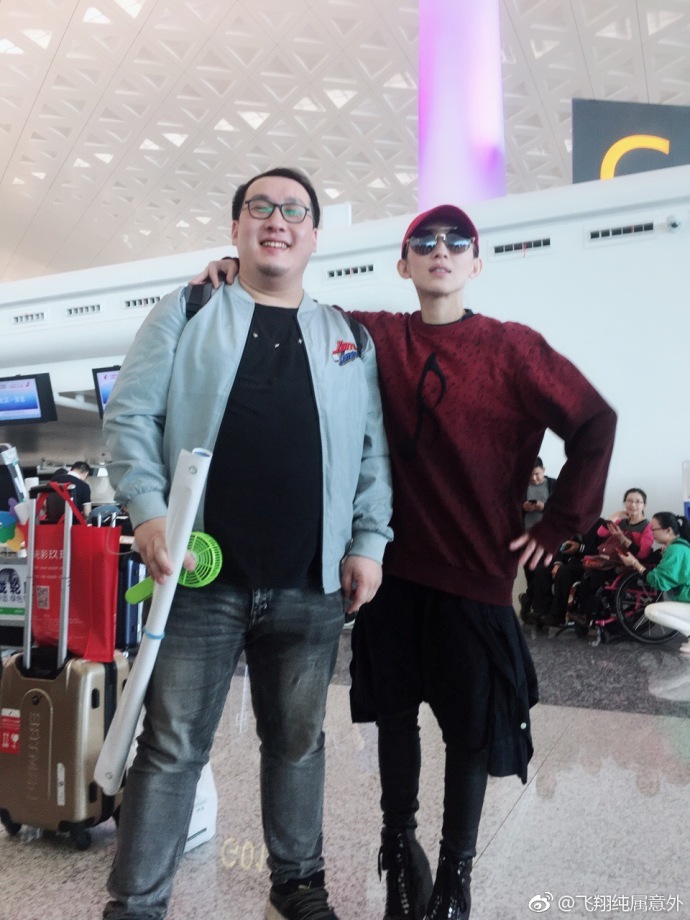 戴佩妮被歌声惊呆,戴佩妮歌迷唱怎样惊呆原唱