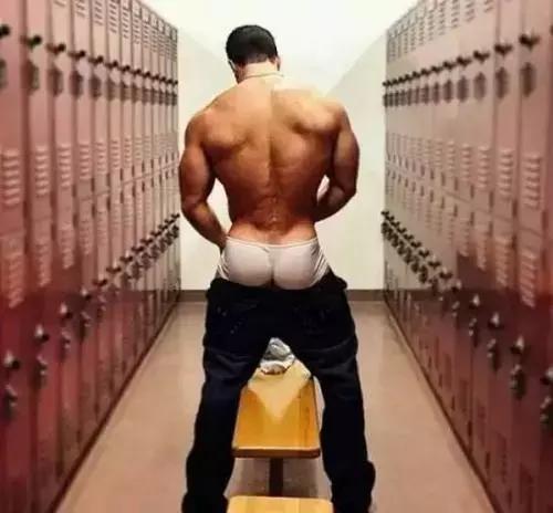 屁股翘了不起啊,屁股翘的男人有哪些优点