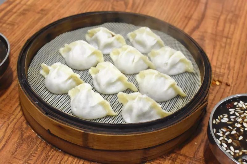 西安旅游必去景点推荐回民街,回民街好吃的小馆