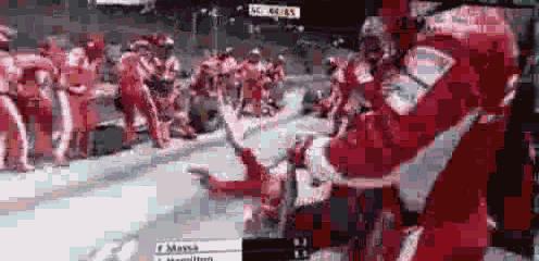 f1十大维修区事故,f1十大维修现场