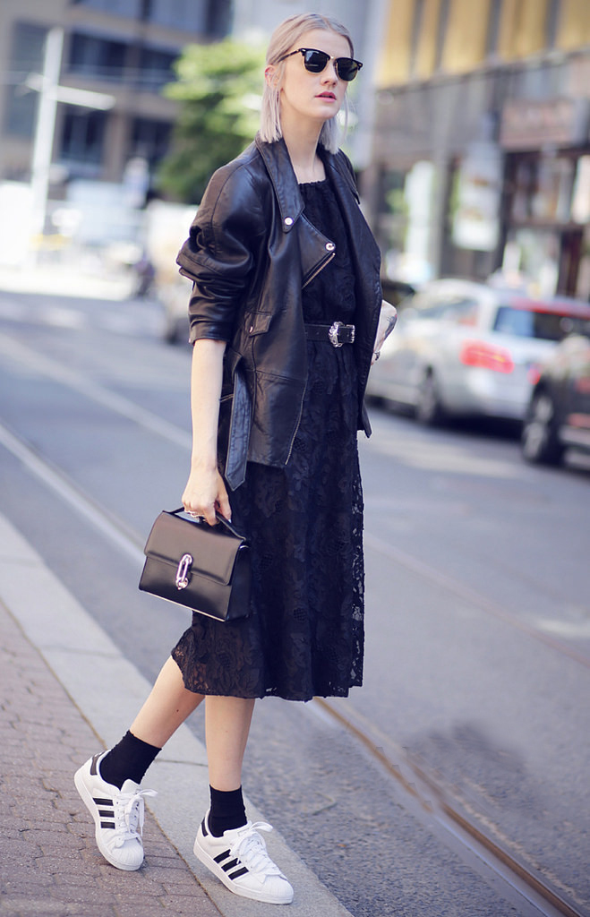 又想骗我买鞋子？不会上当的，拿双短袜搞一搞又是新鞋啦！