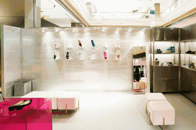 大学女教师辞职出道,大学女教师辞职