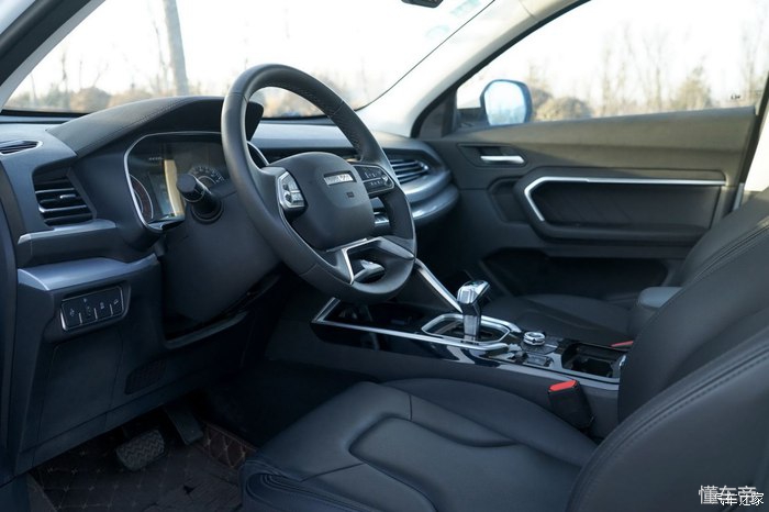 哈弗h6蓝标1.5t测评,第三代哈弗h61.5t2.0t选哪个好