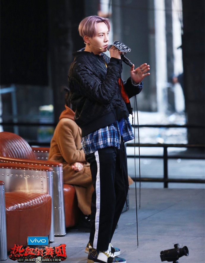 范丞丞盲盒手办乐华,范丞丞易烊千玺朋友请听好头像