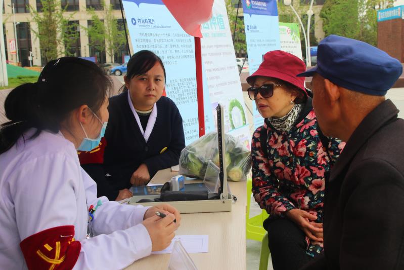 名城大爱，合力超市携手康华医院开展免费体检和义诊