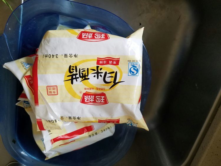 正宗腌制蒜苔不用切10斤方法,腌长蒜苔的正确方法