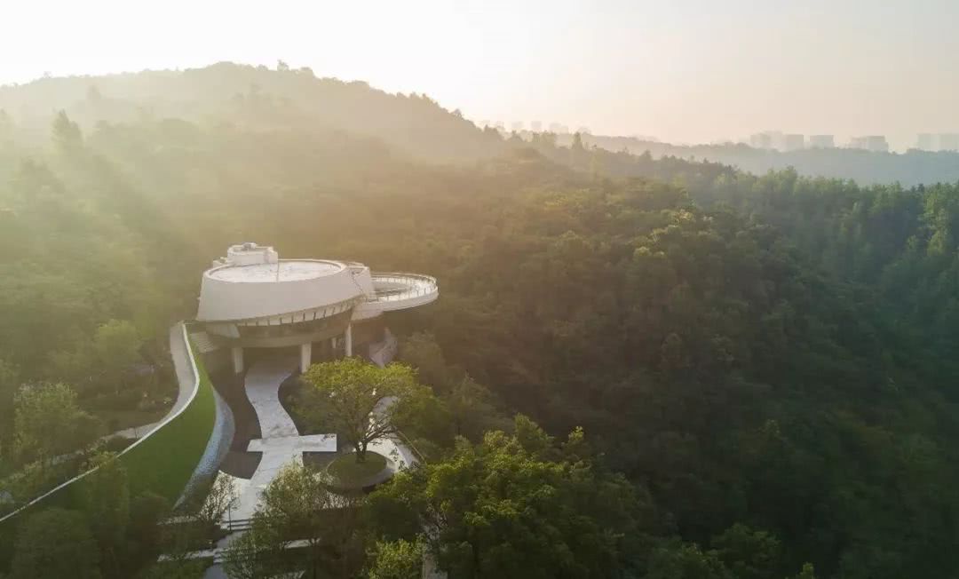 没有参展的龙湖，却在大连刷足了存在感