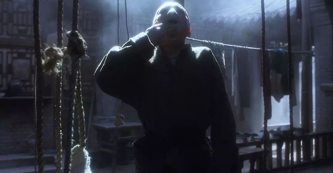 口欲的施虐到*欲情**的压抑，从程蝶衣的阉割到真虞姬的自刎