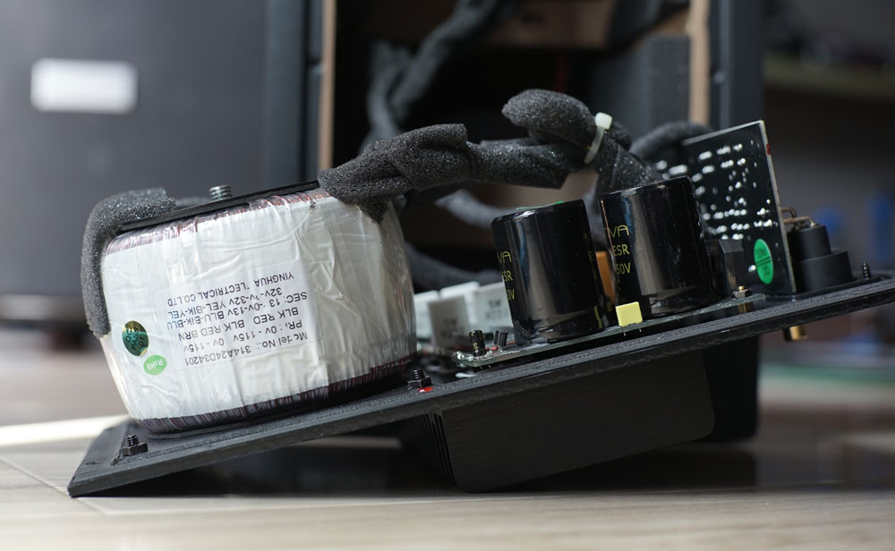 洛曼之声Emotiva 6S有源音箱！同级别性价比非常高的音箱