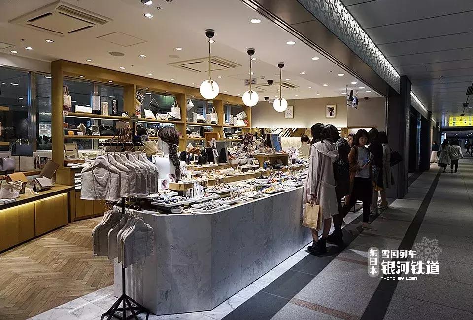 日本雪国滑雪,中国去日本旅游滑雪