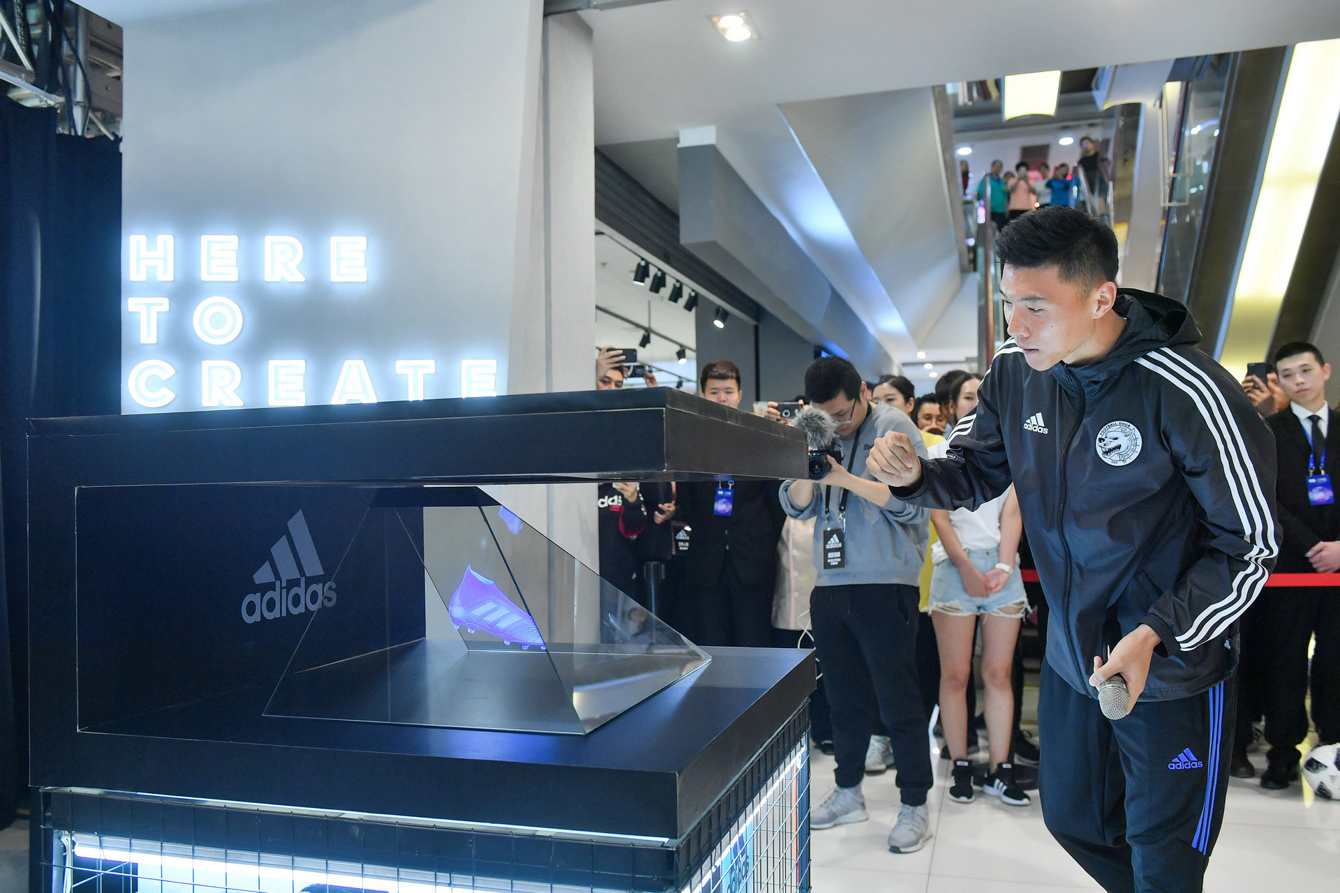 北京法雅环球阿迪达斯,北京阿迪达斯足球