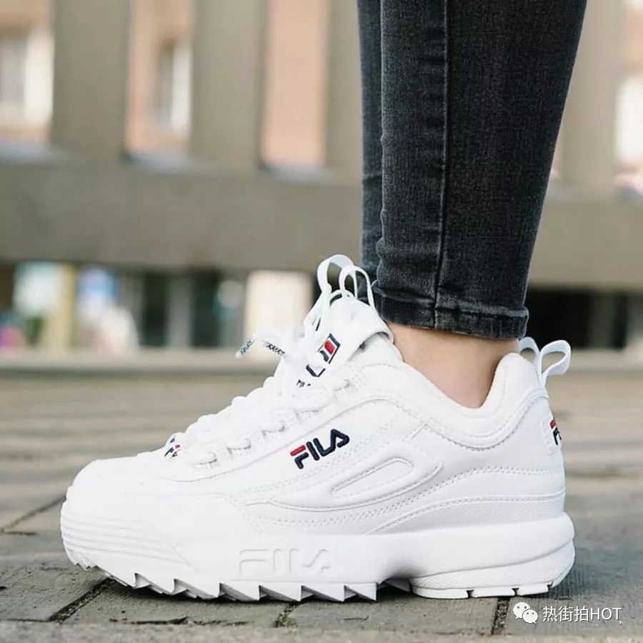 巴黎世家triples老爹鞋白色穿搭,除了巴黎世家还有什么鞋