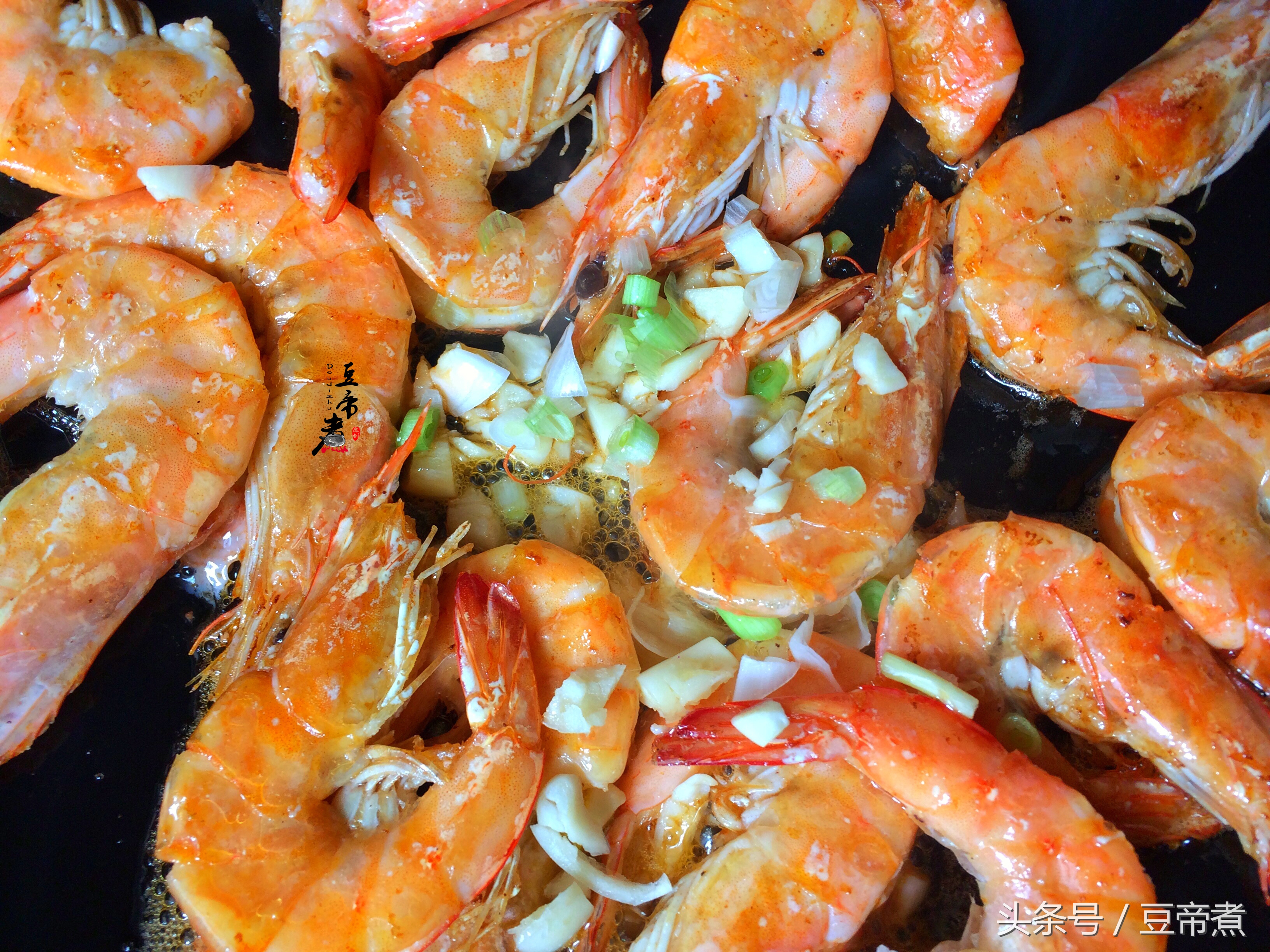 虾的10种最佳吃法水煮不用啤酒,虾煮几分钟会更嫩更好吃