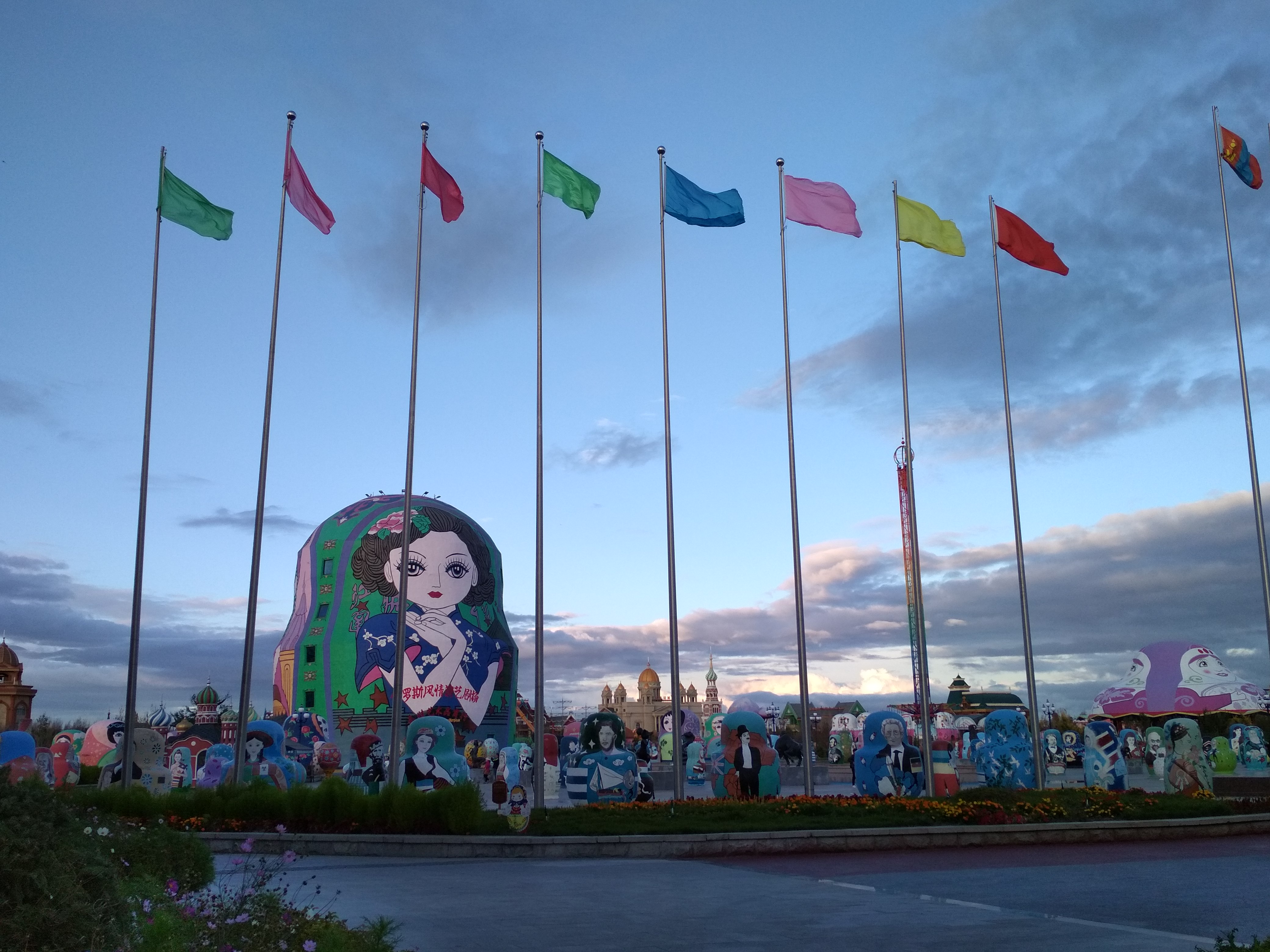 上天堂下苏杭不如这里灯火辉煌城中一萌宠出没比光头强可爱