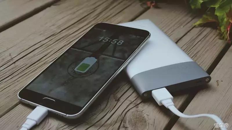 移动充电桩给电动车充电,打破传统电动车充电困扰