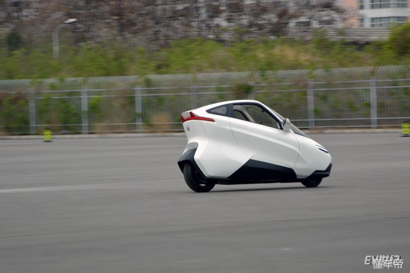 解决最后一公里的新出行利器体验凌云两轮电动车