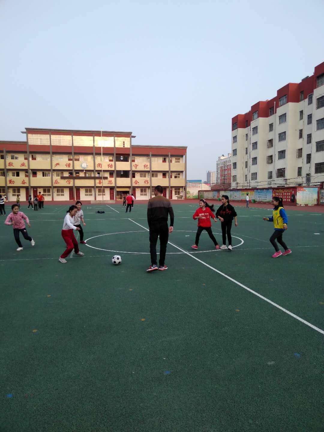 运动健儿们展英姿,运动健儿赛场展英姿