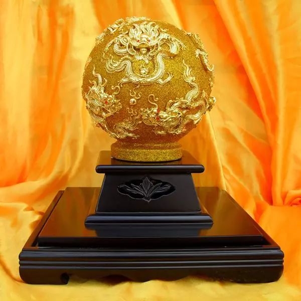 福建脱胎漆器已有180多年历史,脱胎漆器和木胎漆器