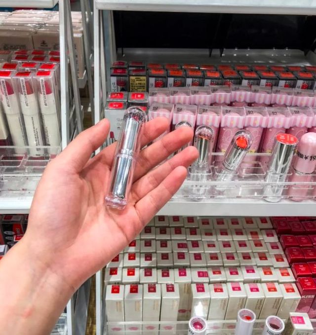 抖音火的miniso香水,miniso不是名创优品吗