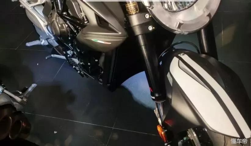 mvagustabrutale800座高,mvagustabrutale800改排气