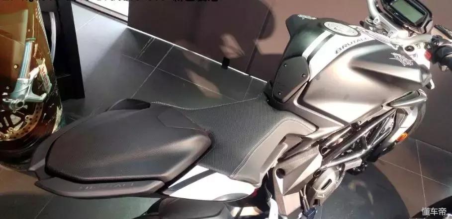 mvagustabrutale800座高,mvagustabrutale800改排气