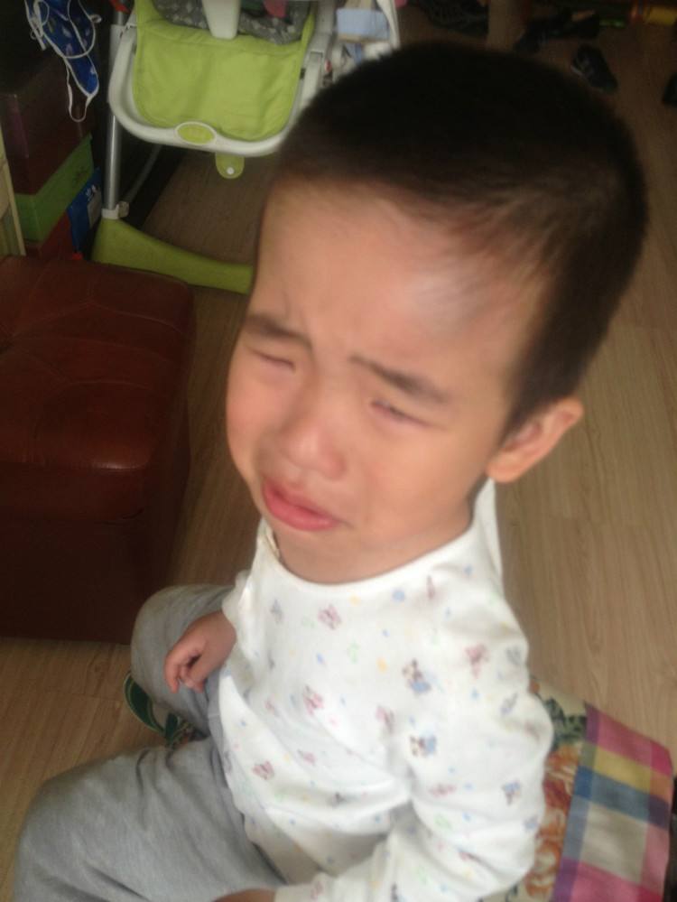 小朋友头被碰了一个包,小孩头上被车撞一个大包怎么办