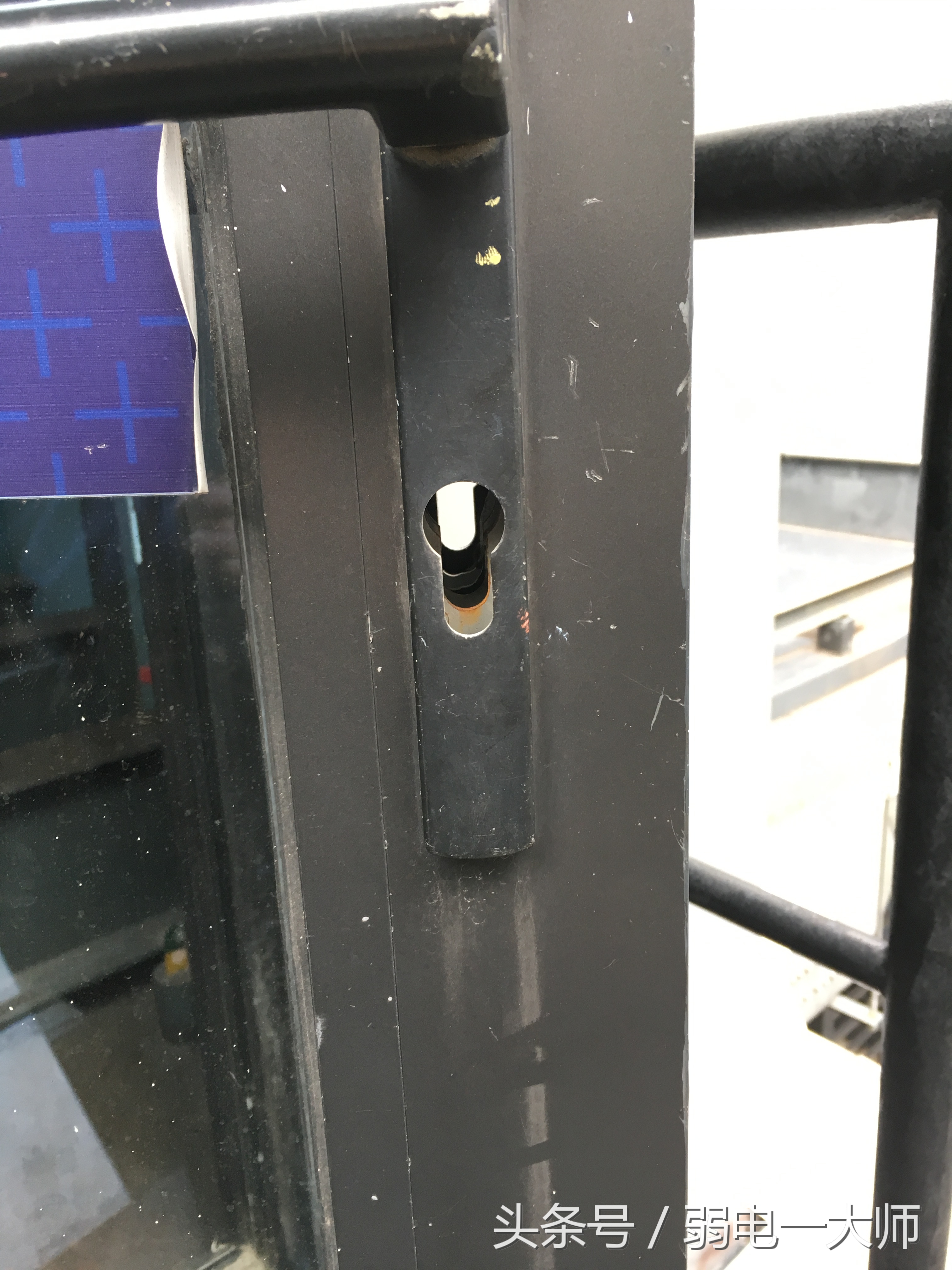 换个普通锁芯要300正常吗,换个简单锁芯多少钱