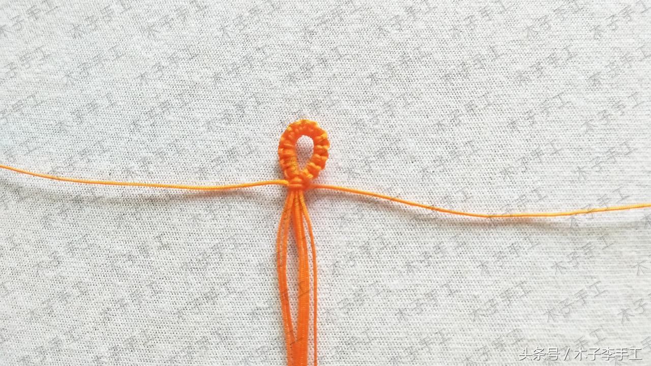 红绳编手链教程简单好看,用一根细红绳编简单手链