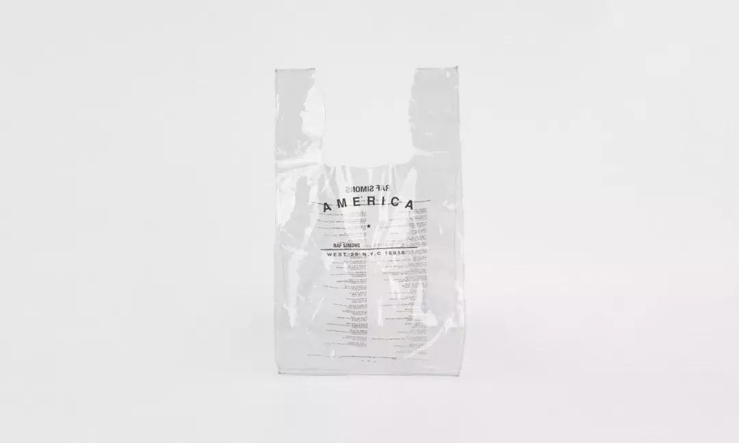 CK刷碗手套2400,GUCCI洗澡筐8千……我仿佛走进了“顶奢两元店”