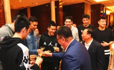 郭士强沈阳话,郭士强酒量