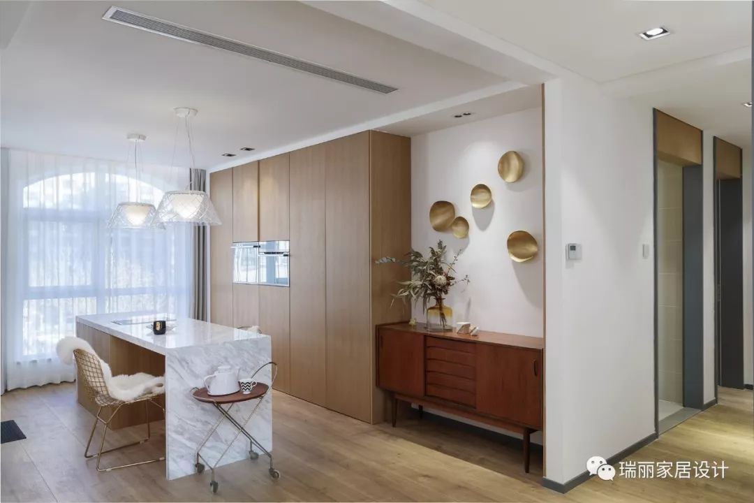 阳光充足胜过一切过去的诗句,适合阳光明媚的早晨诗