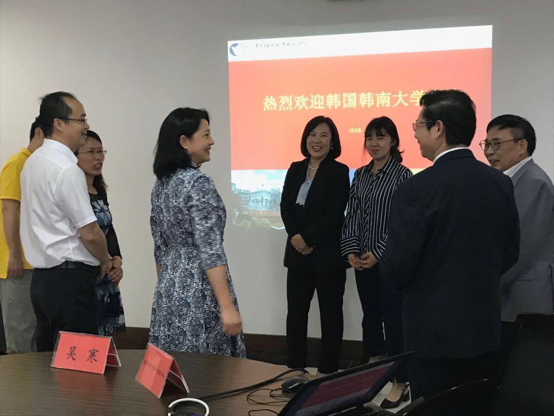 国润国际教育陪同韩南大学代表团一行拜访广东轻工职业技术学院