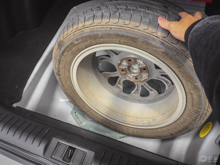 汽车轮胎小知识行车安全,车胎防扎胎小技巧