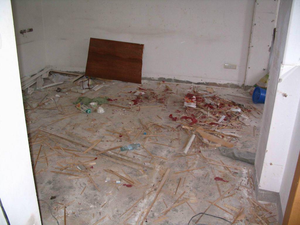 地砖特别脏怎么翻新,地砖又脏又黑怎样处理干干净净