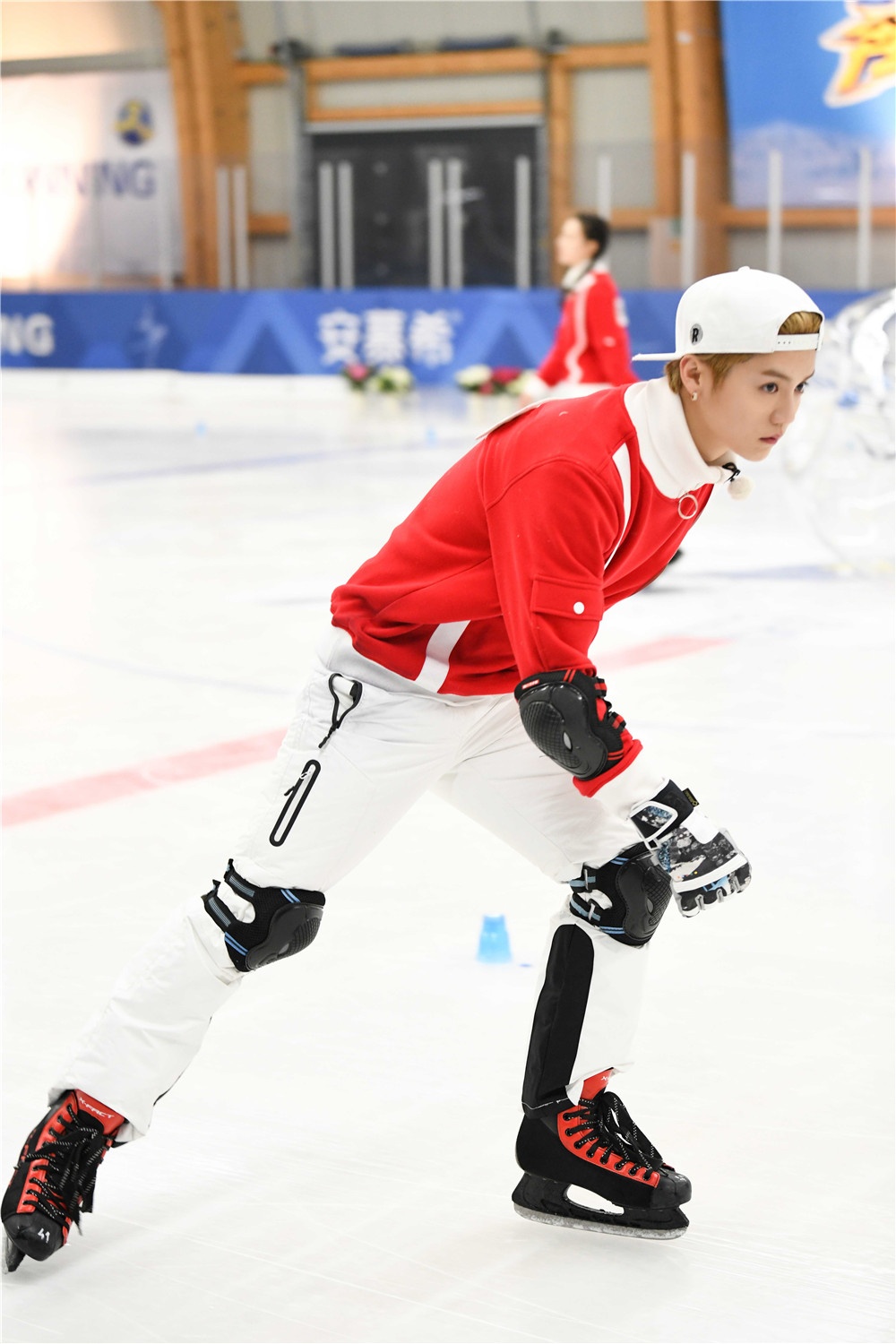 鹿晗溜冰视频集锦,鹿晗奔跑吧滑雪陈赫