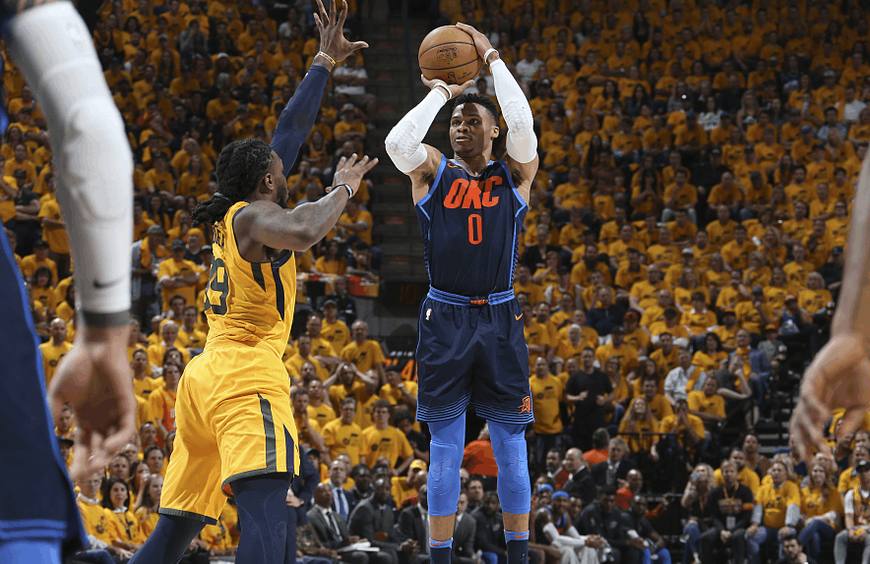 威少赛后被球迷骂,威少赛后争吵