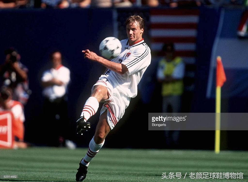 1994世界杯足球鞋回顾视频,2010世界杯足球鞋款式