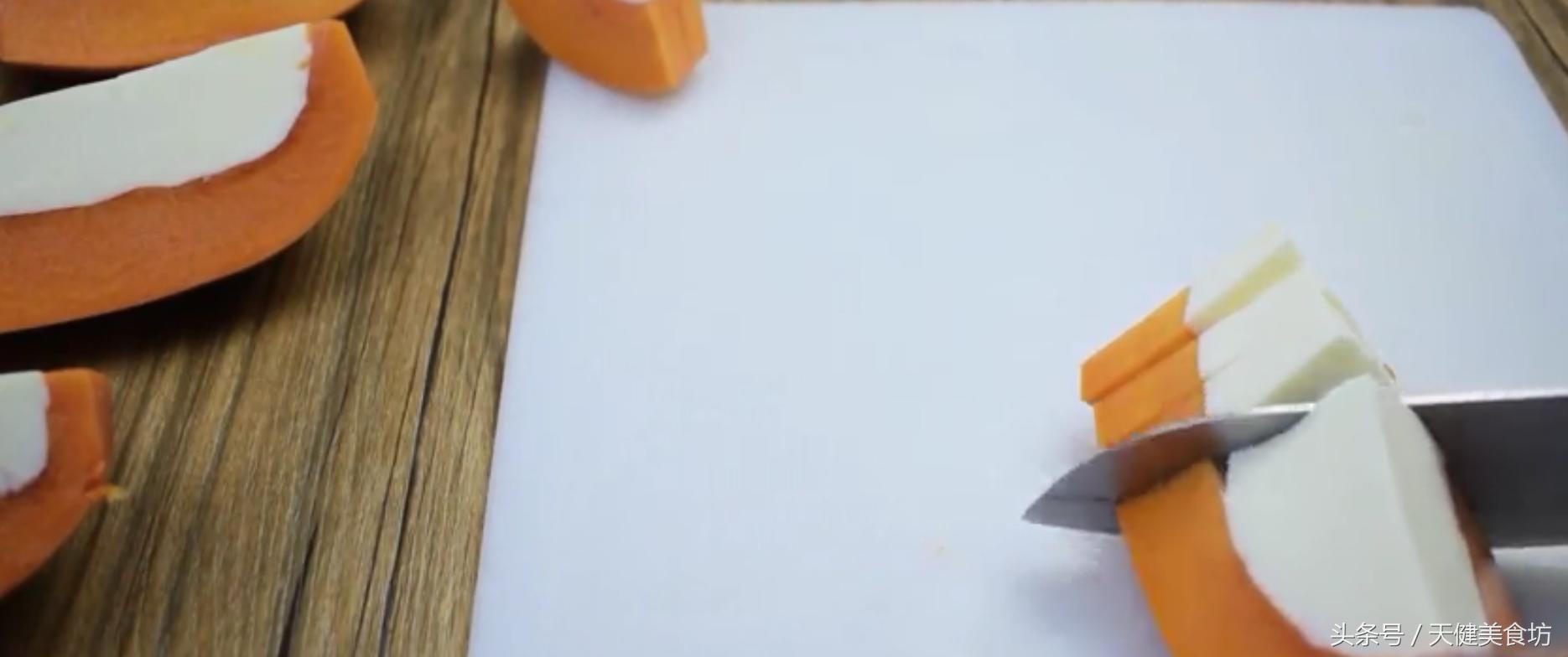 用木瓜和雪蛤做甜点,木瓜奶做法教程