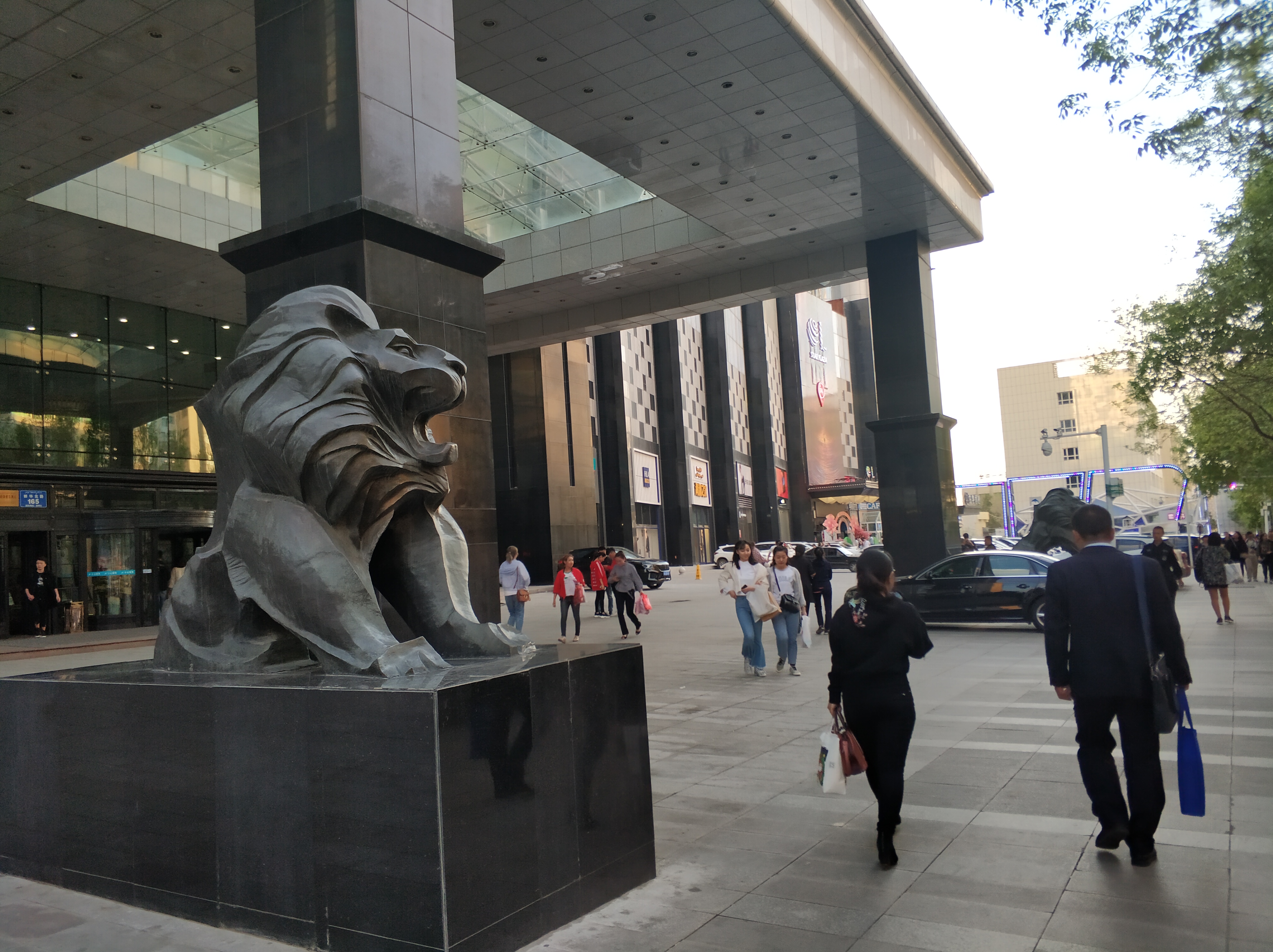 乌鲁木齐街头十大祥瑞瑞兽，哪家最V5？