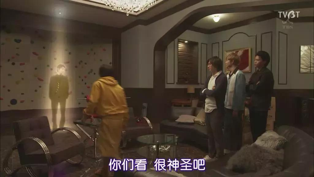 剧情老套夸张但没有违和感 (剧情很老套但是很好看)