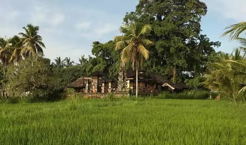 悬崖边别墅建筑,独特的别墅建筑