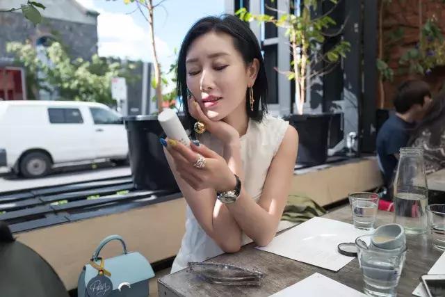 什么牌子防晒隔离适合敏感肌,敏感肌怎么选防晒不假白