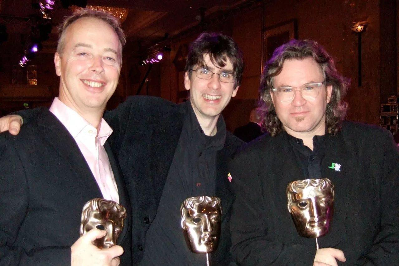 杨幂李易峰撞衫迪丽热巴杨颖也入同款！小猪佩奇T恤才是时髦必备