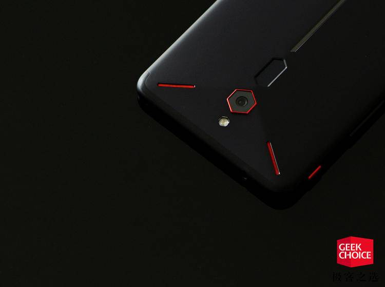 红魔游戏手机全系列最值得买的,红魔手机游戏手柄体验