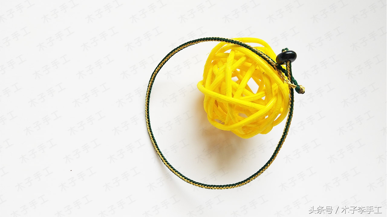 用几根细绳子做彩虹手链,用几根红绳子怎么编手链