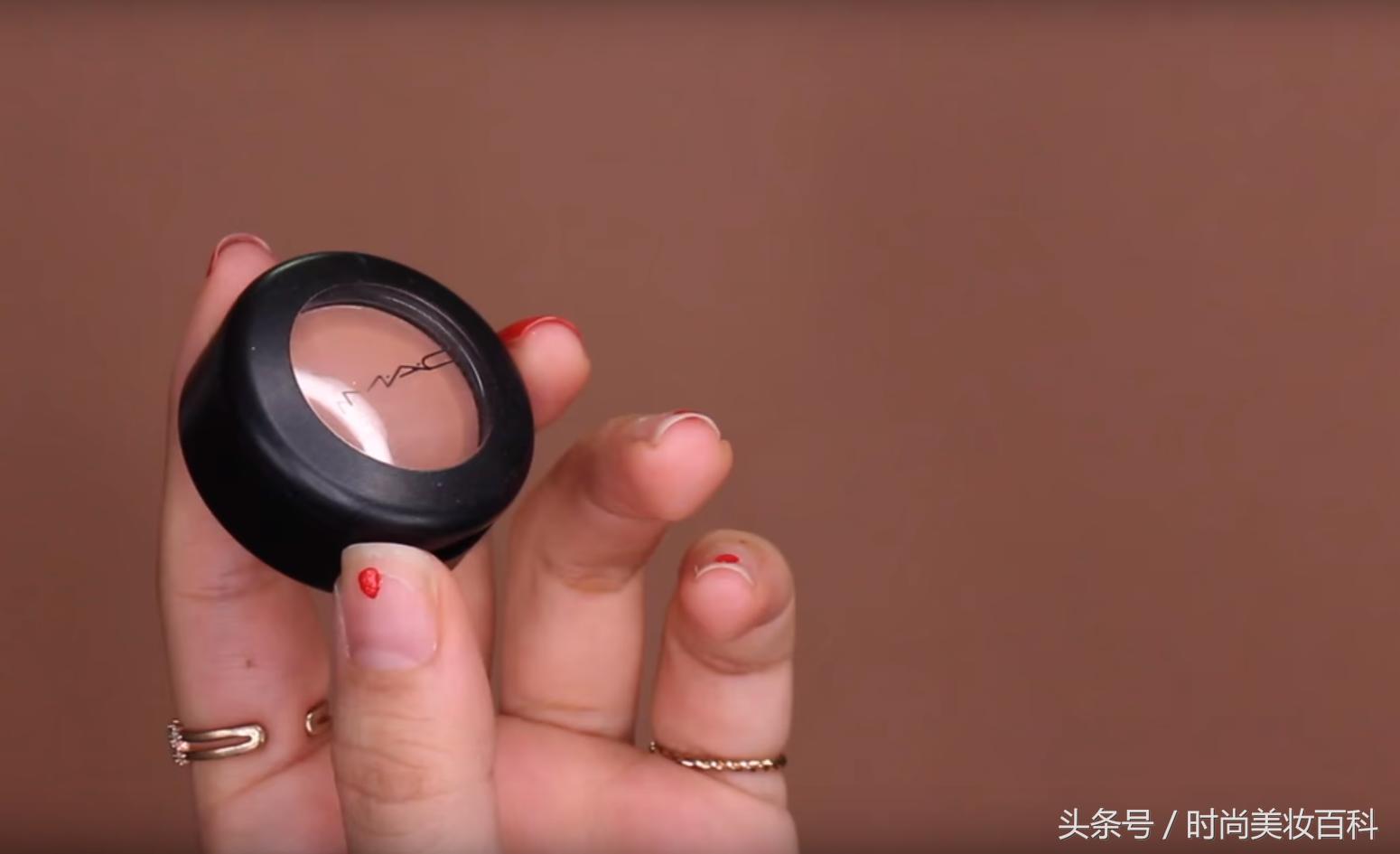 复古戴眼镜妆容化妆教程,新中式妆容博主推荐