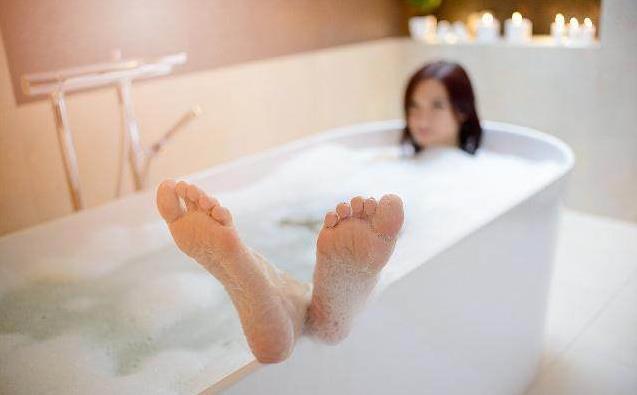 剖腹产多久可以淋浴洗澡,刨腹产妇产后多长时间可以洗澡