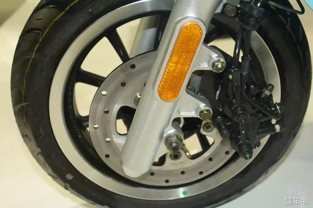 光阳发布动丽150、AnyLike150、2018款K-Rider400，领衔上海摩展