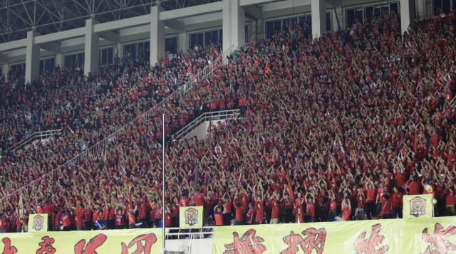 为足球狂欢！因热爱无悔！让大西安的金牌球市告诉你什么叫忠诚！