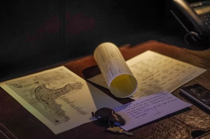 衣冠不整恕不招待厨师,衣冠不整不让进的饭店